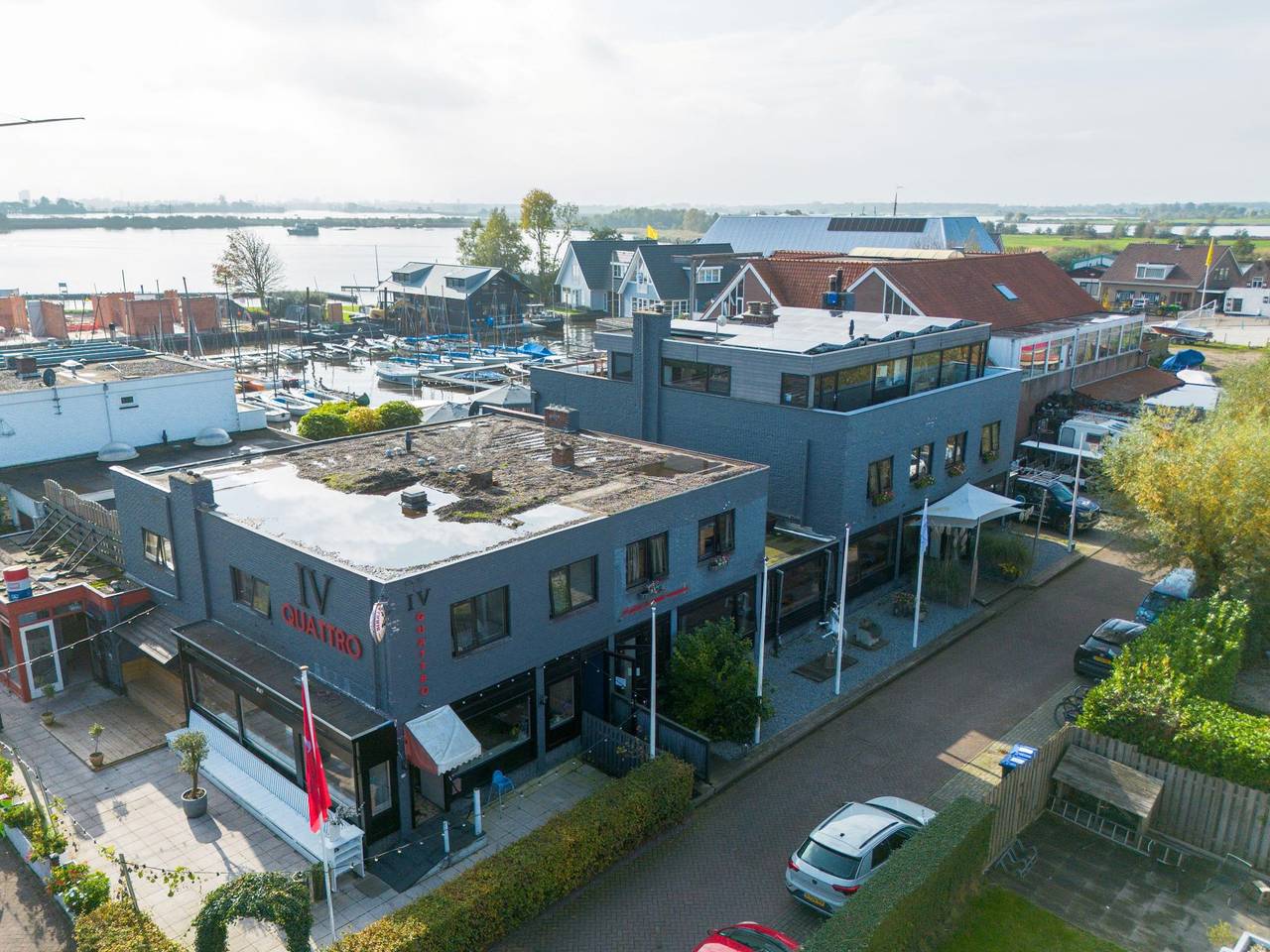 Ganze Wohnung, Wohnung in Kaag mit Dachterrasse und Whirlpool in Kaag, Groene Hart