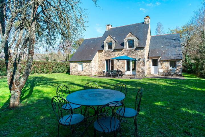 Location de vacances pour 9 personnes, avec Terrasse et Jardin à Locmariaquer