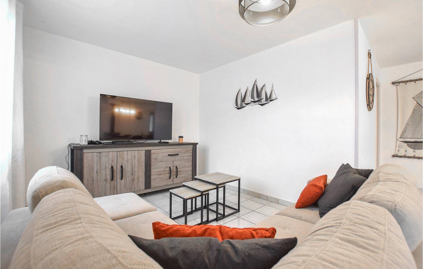 Acogedor apartamento con jardín, WiFi, TV y aparcamiento, a 600 m de la playa. in Saint-Germain-sur-Ay, Coutances y alrededores