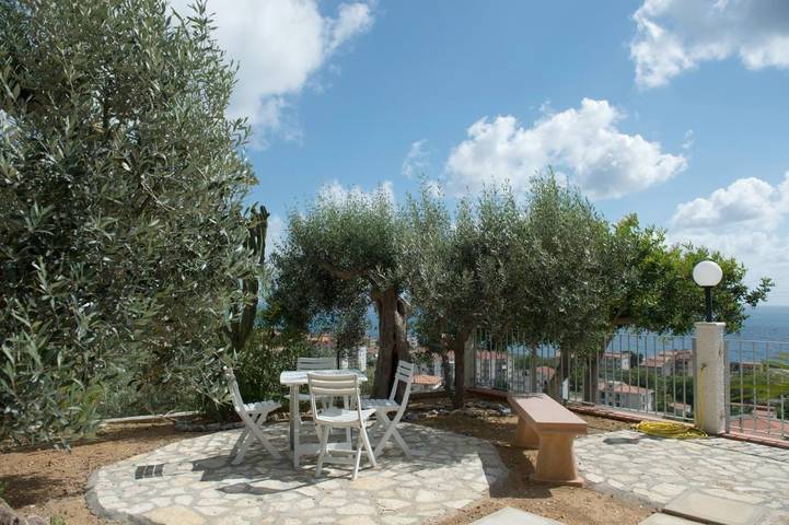 B&b per 6 persone, con Balcone e Terrazza nonché Giardino e Panorama a Cetraro