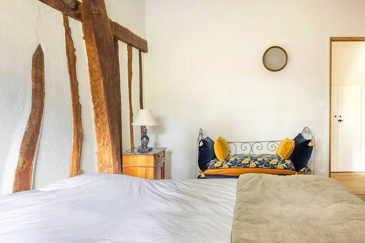 Gîte pour 8 personnes, avec jardin dans Berthouville - 2