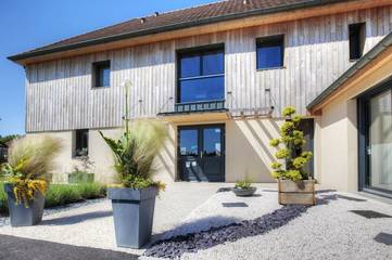 Chambre d’hôte pour 2 personnes, avec jacuzzi et piscine ainsi que sauna et jardin à Laubressel