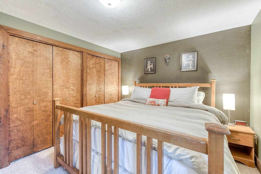 Vacation House for 7 Guests in Mount Hood Village, Mount Hood