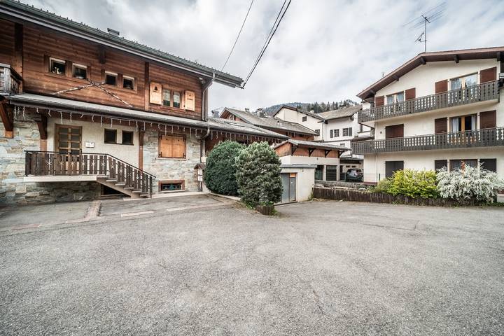 Appartement entier, Appartement 'Chalet - Le Fêni' avec vue sur les montagnes, balcon et Wi-Fi in Abondance, Les Portes du Soleil