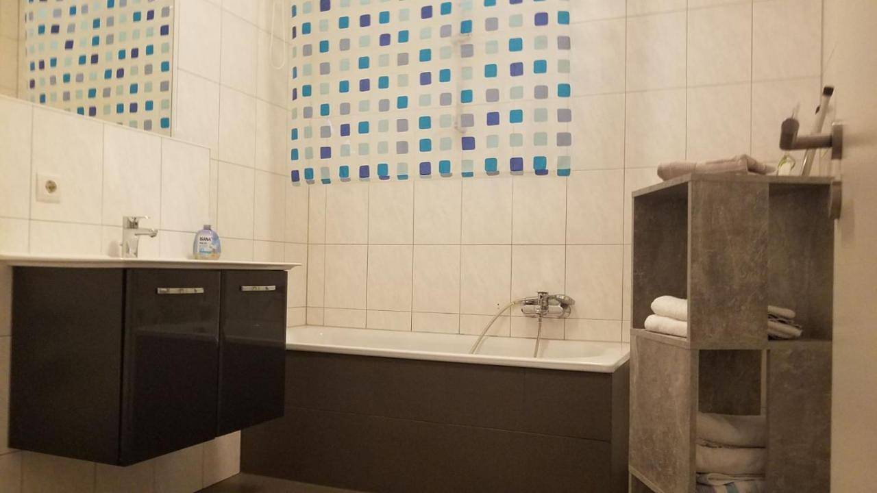 Appartement entier, Familien-Ferienwohnung Fiwa Fewo-3 in Pirmasens, Arrondissement du Palatinat-Sud-Ouest