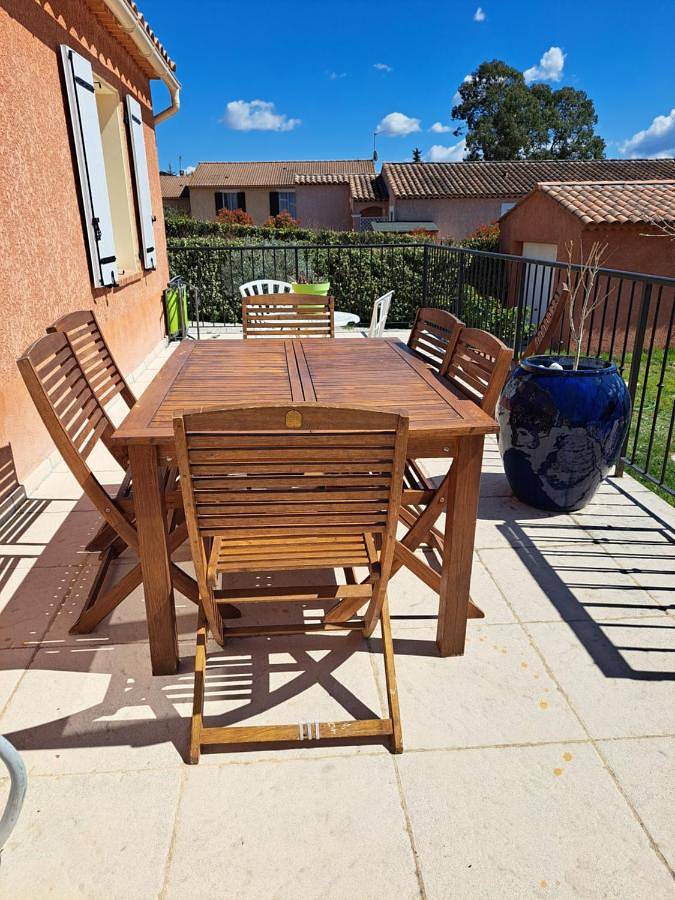 Location de vacances pour 6 personnes, avec vue ainsi que jardin et piscine, animaux acceptés à Camps-la-Source - 3