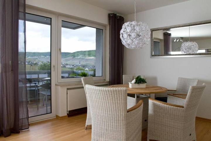 Ferienwohnung für 4 Personen, mit Terrasse und Ausblick - 1