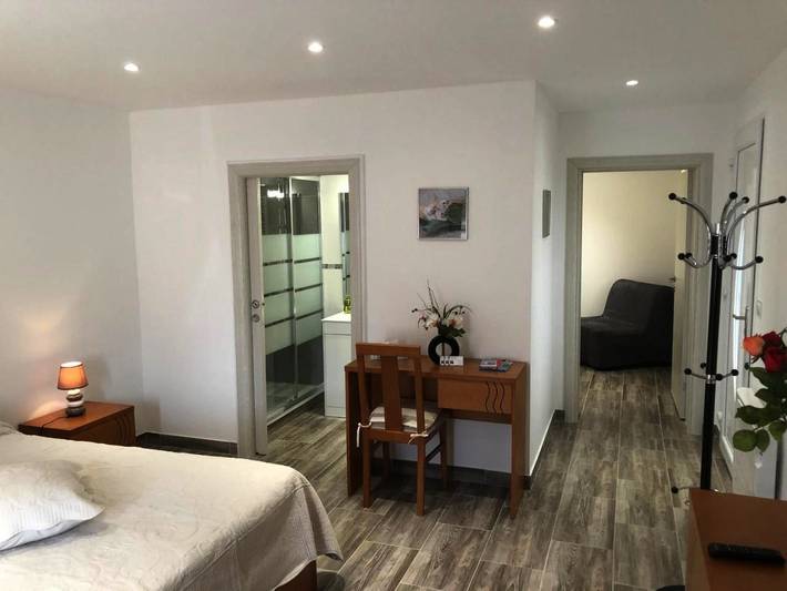 Chambre d’hôte pour 5 personnes, avec jardin ainsi que terrasse et vue à Bussy-Saint-Georges - 4