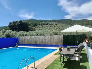 Casa rural para 11 personas, con jardín además de piscina y vistas en Sierra de Segura