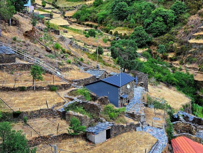Gîte pour 4 personnes, avec jardin et vue dans Piódão