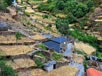 Gîte pour 4 personnes, avec jacuzzi et jardin dans Piódão