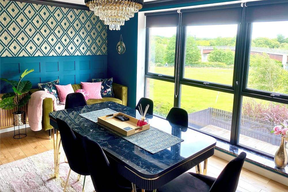 Private Bedroom & Bathroom with Amazing View in Quirky Townhouse in Glasgow, Greater Glasgow and Clyde Valley