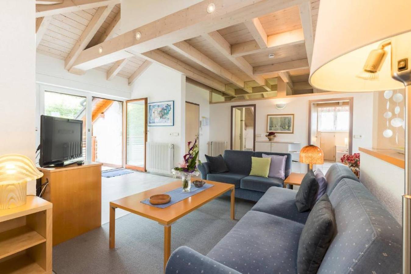 Ganze Wohnung, Apartment 'Studiowohnung' mit Bergblick, gemeinsamer Terrasse und Wlan in Gailingen, Hegau