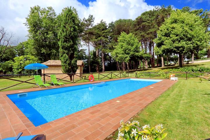 Borgo ai Pini - Villa ai Pini in San Severino Marche, Provincia di Macerata
