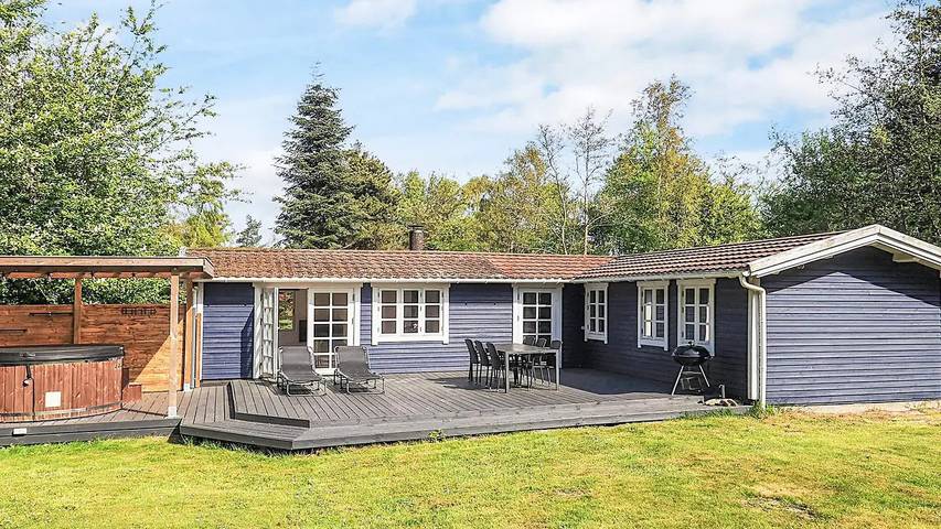 Ferieudlejning for 7 personer, med terrasse i Gedesby