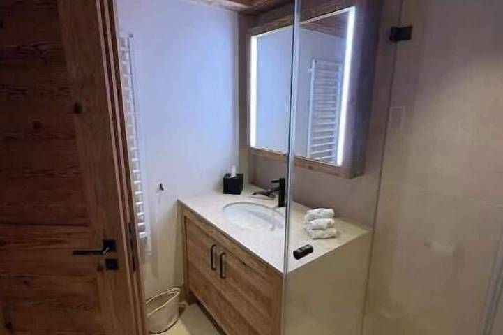 Ganze Wohnung, Kleine Erdbeere in Gstaad, Saanen