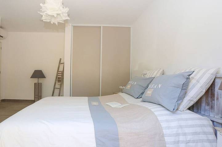 Location de vacances pour 16 personnes, avec jardin et terrasse dans Sainte-Lucie de Porto-Vecchio - 2