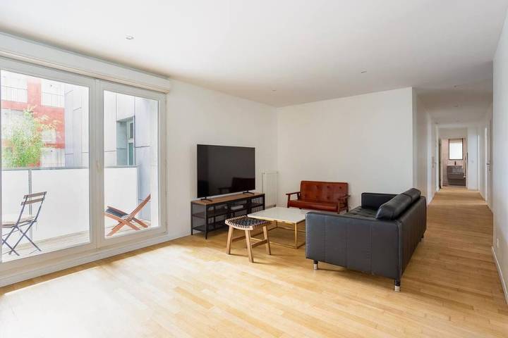 Gîte pour 6 personnes, avec terrasse dans La Plaine Saint-Denis