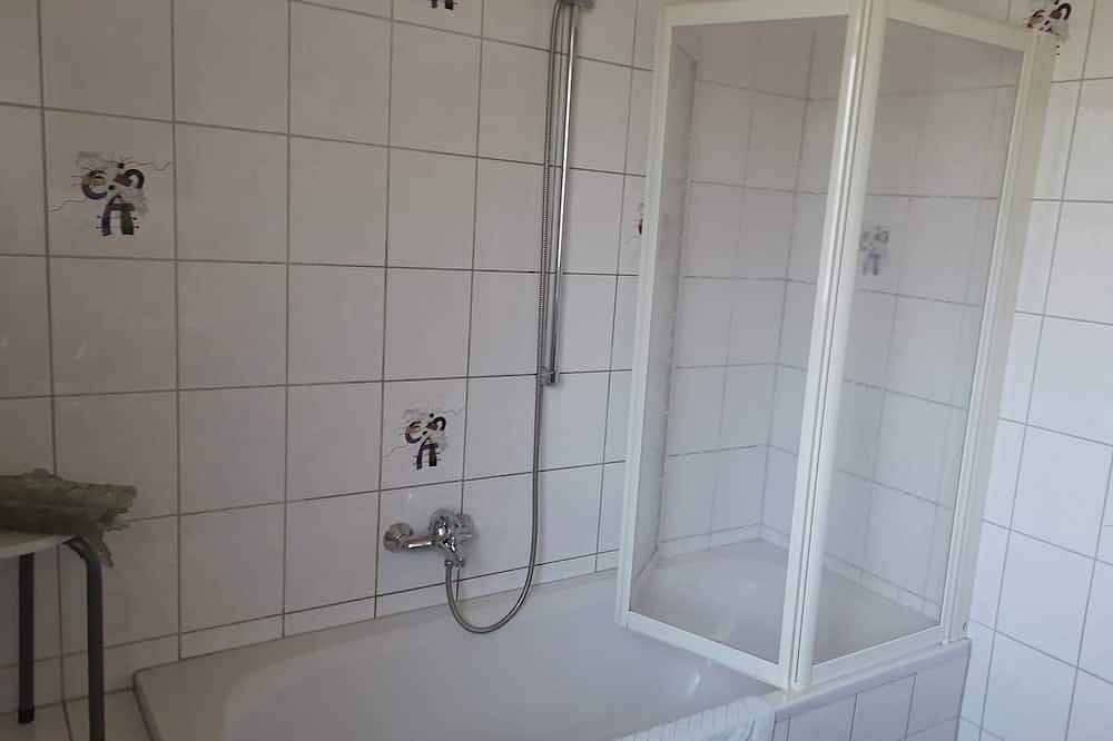 Ganze Wohnung, Gemütliches Feriendomizil (65 qm) mit Balkon in sonniger Tallage in Riedenburg, Altmühltal