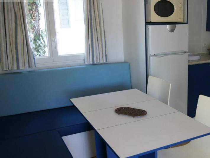 Camping La Source - Mobilheim 6 personen - Agaric „Baby-Special“ – 6 Personen – 2 Schlafzimmer – „Babybett, Buggy und Sitzerhöhung“ in Sournia, Regionaler Naturpark Corbières-Fenouillèdes