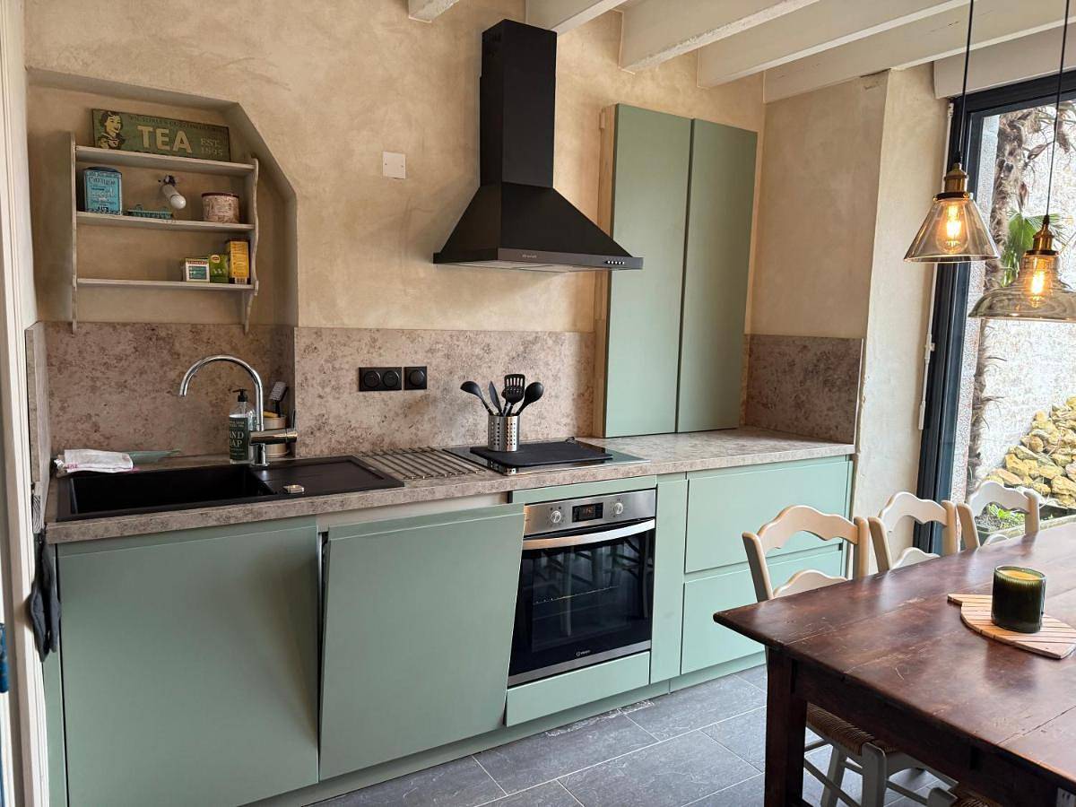 Three-Bedroom House in Regnéville-sur-Mer, Région de Coutances