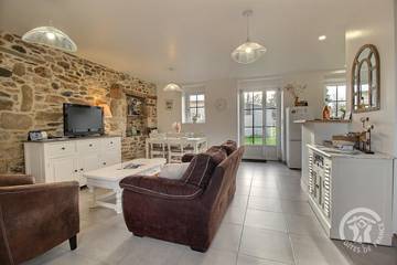 Gîte pour 4 personnes, avec jardin et terrasse à Ploubalay