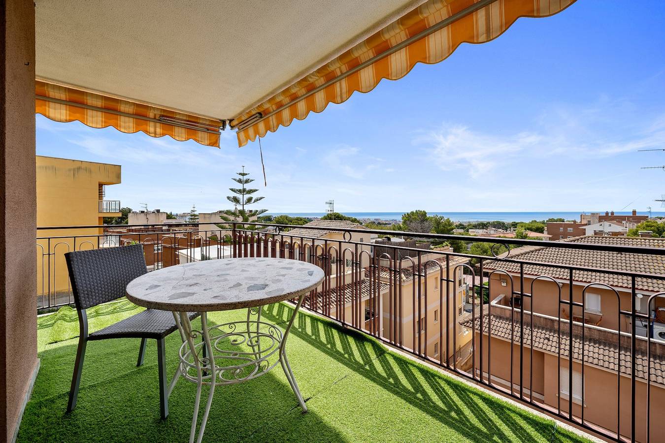 Appartement entier, Appartement 'Apartamento Segur Calafell' avec vue mer, piscine partagée et Wifi in Segur de Calafell, Calafell