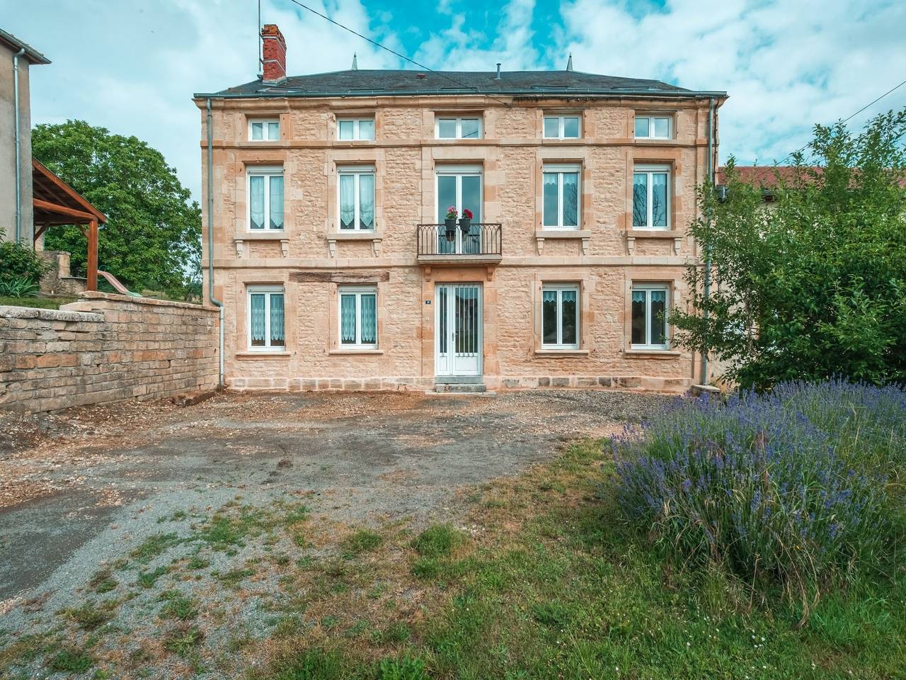 Ferienhaus Nouart mit Grillgarten in Nouart, Ardennen