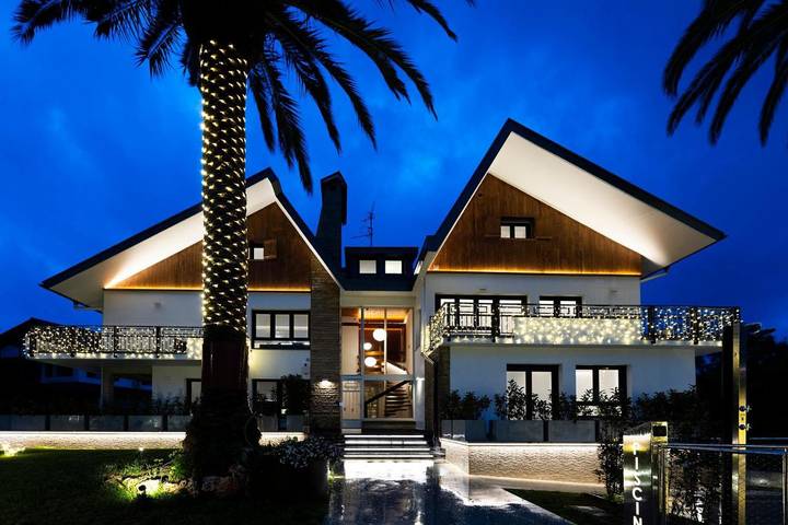 Appartement de vacances pour 8 personnes, avec vue ainsi que piscine et terrasse, animaux acceptés