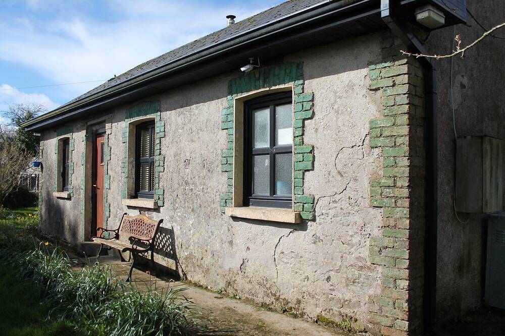 Rural Countryside Cottage Ideal base to tour East Cork, 10 min drive to N25/ N8 in County Cork