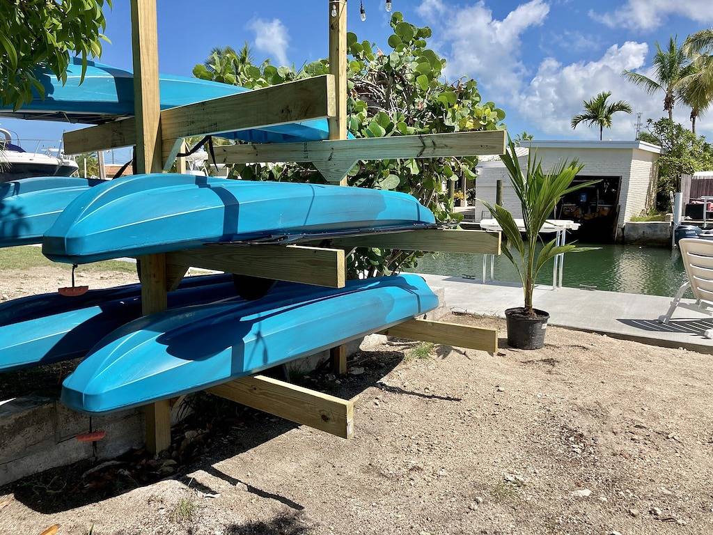 Wow!!! Deep Water Canal, Swimspa Pool, Kayaks, Walk to Ocean Front Tiki Bar!! in Marathon, Monroe County