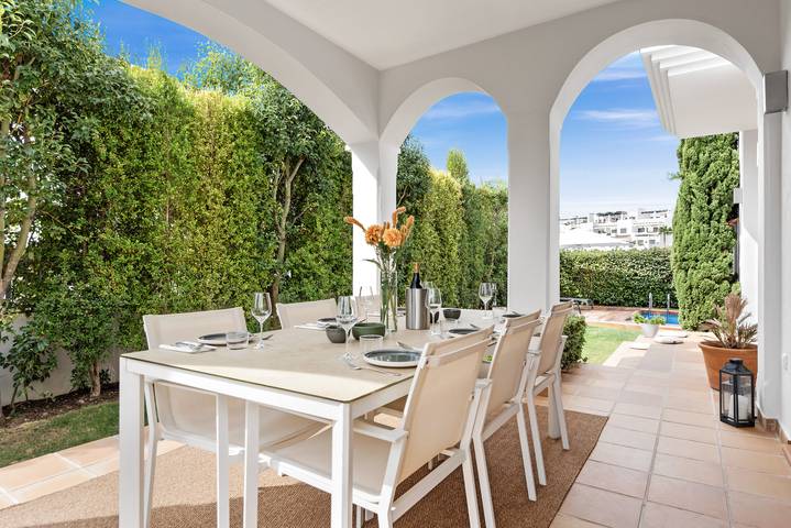 Finca für 8 Personen, mit Meerblick und Pool sowie Garten und Terrasse in Estepona - 3