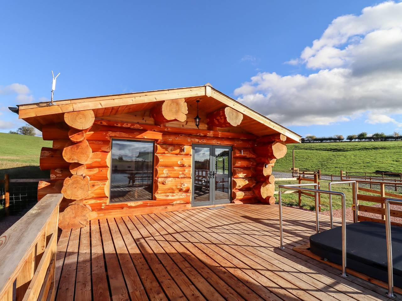 Cedar Cabin in Clifton upon Teme, Worcestershire