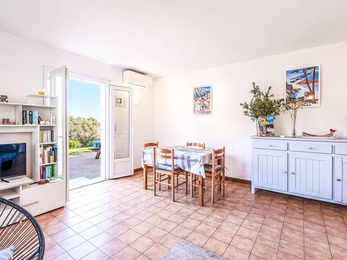 Gîte pour 4 personnes, avec jardin ainsi que terrasse et vue à Sari-Solenzara - 2