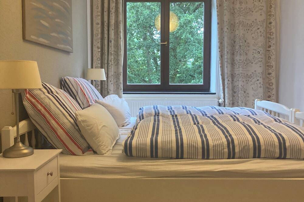 Ganze Wohnung, Alter Charme mit frischer Wind im Gutshaus in Sehlen, Bergen auf Rügen und Umgebung