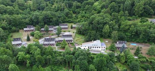 Parc de vacances pour 4 personnes, avec jardin dans les Pyrénées