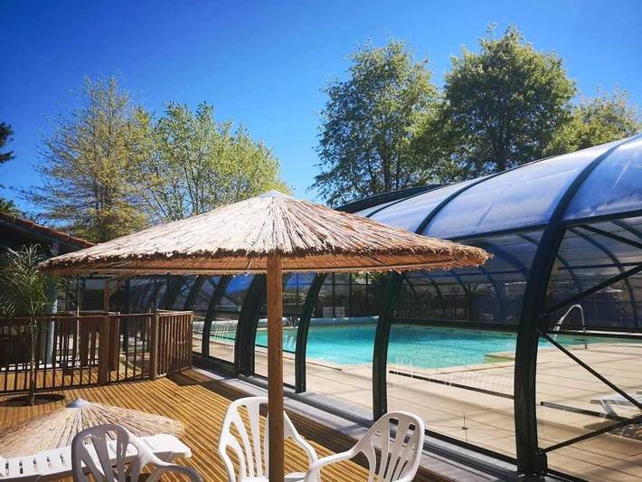 Location de vacances pour 4 personnes, avec jacuzzi ainsi que bassin pour enfant et sauna à Azur