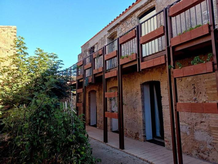 Alojamiento y desayuno para 4 personas, con jardín y terraza en Cataluña