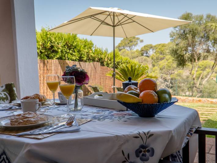 Ferienhaus für 4 Personen, mit Terrasse und Garten in Cala Pi