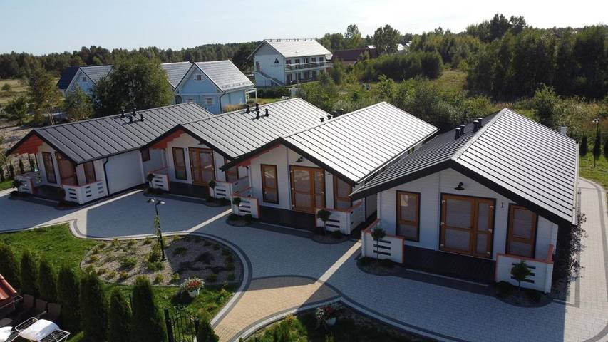 Chalet für 5 Personen, mit Whirlpool und Terrasse sowie Garten und Pool