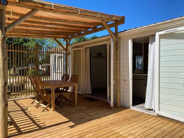 Camping pour 4 personnes à Naujac-sur-Mer