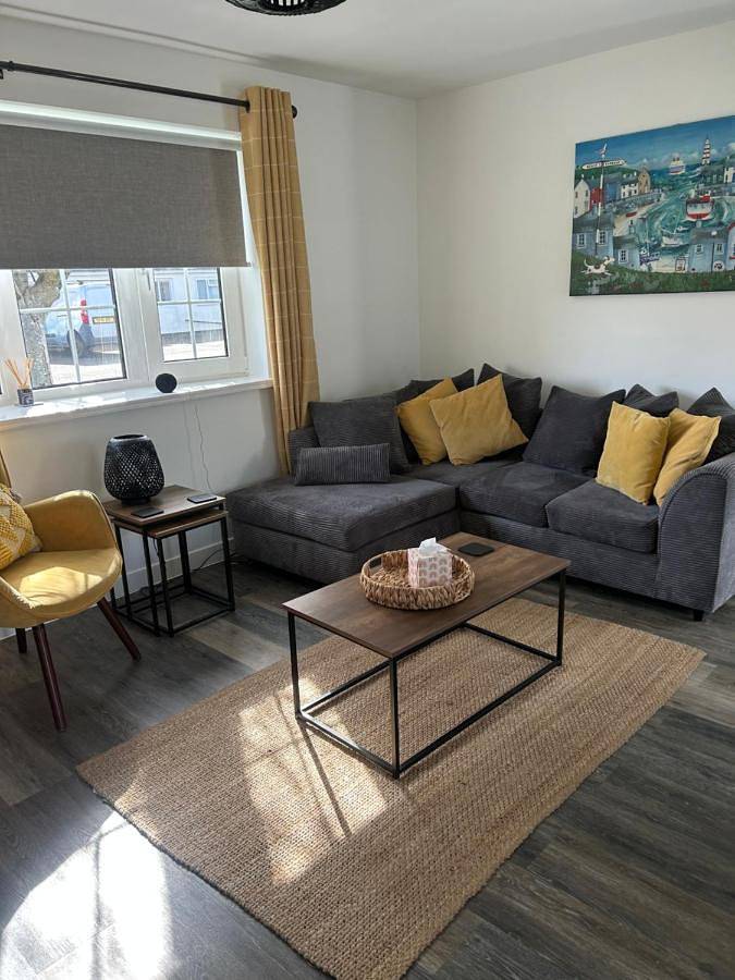 Holiday rental for 4 people, with sauna and hot tub as well as pool and garden in Port Eynon