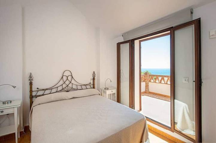 Lovely house with sunny terraces, heated pool and sauna in La Herradura, Almuñecar