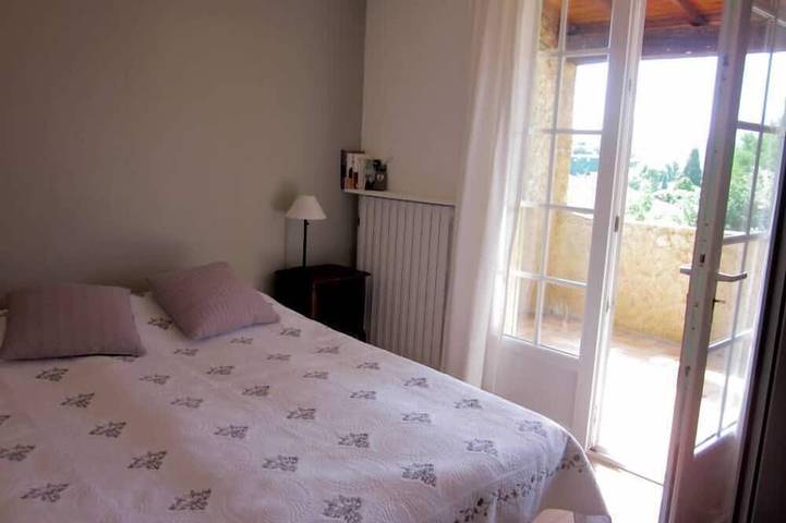 Villa proche Ventoux avec piscine chauffée – 4 chambres jusqu’à 8 pers. in Mormoiron, Parc naturel régional du Mont-Ventoux