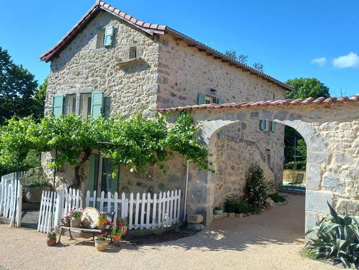 Location de vacances pour 10 personnes, avec jardin et piscine, adapté aux familles à Sanvensa - 2