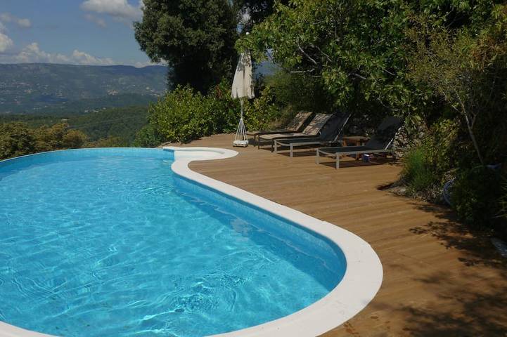 Maison d’hôte pour 3 personnes, avec Jardin à Châteauneuf-Villevieille