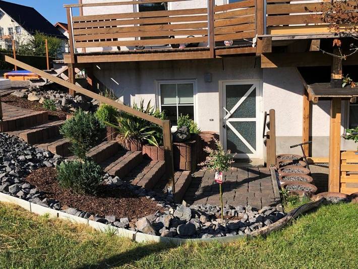 Ferienwohnung für 3 Personen, mit Terrasse und Garten sowie Ausblick