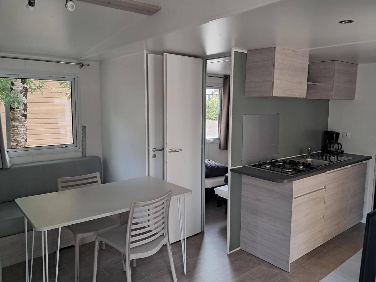Family Bungalow in Crazannes, Région de Saintes