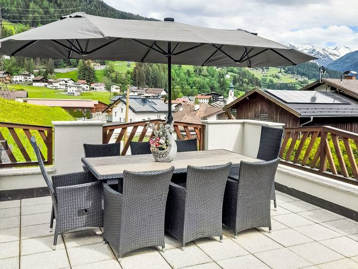 Ferienwohnung für 5 Personen, mit Terrasse und Garten am Arlberg - 2
