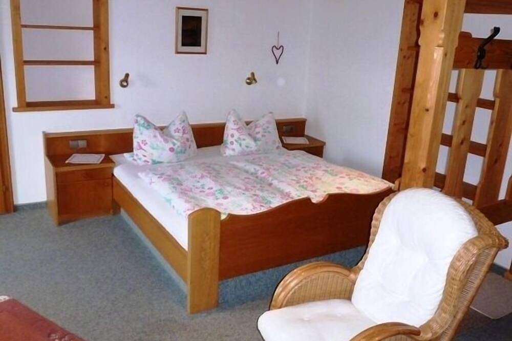 Ganze Wohnung, Morgensonne Ein-Raum-App. 28qm, Dusche/Wc, Küchenzeile, Balkon in Reit im Winkl, Bayerische Alpen